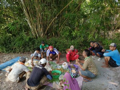 Doa Bersama dan Kenduri Pembangunan Talud RT 04